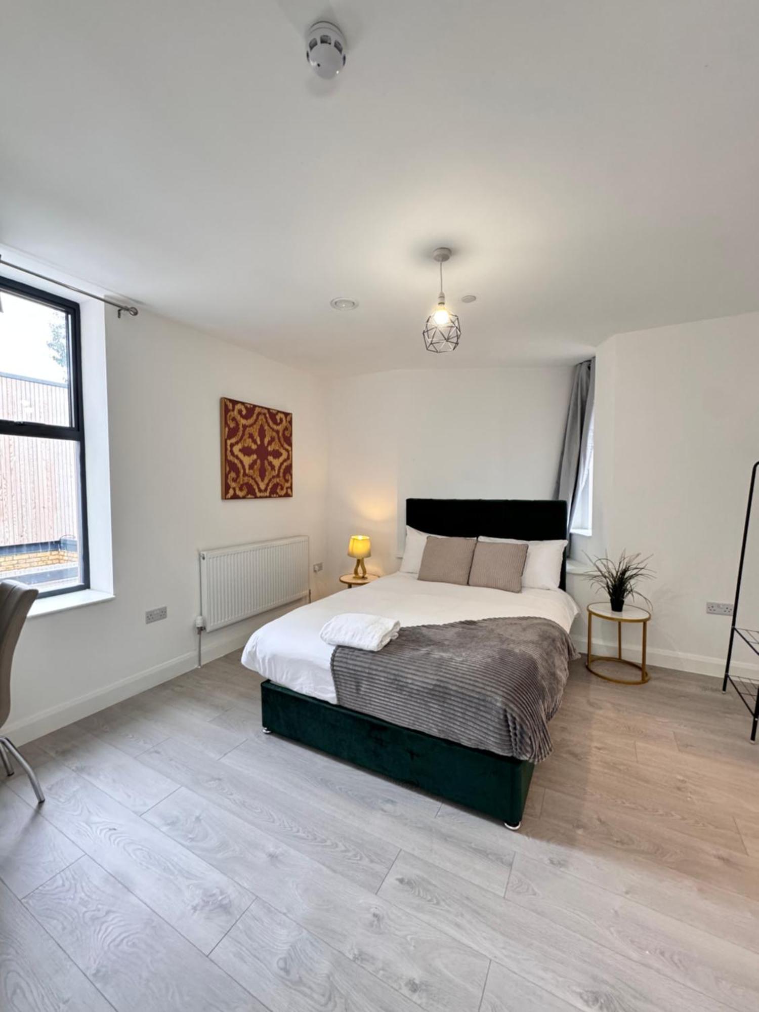 Ealing Broadway Great Stay 7-Minute Walk From The Underground Zewnętrze zdjęcie