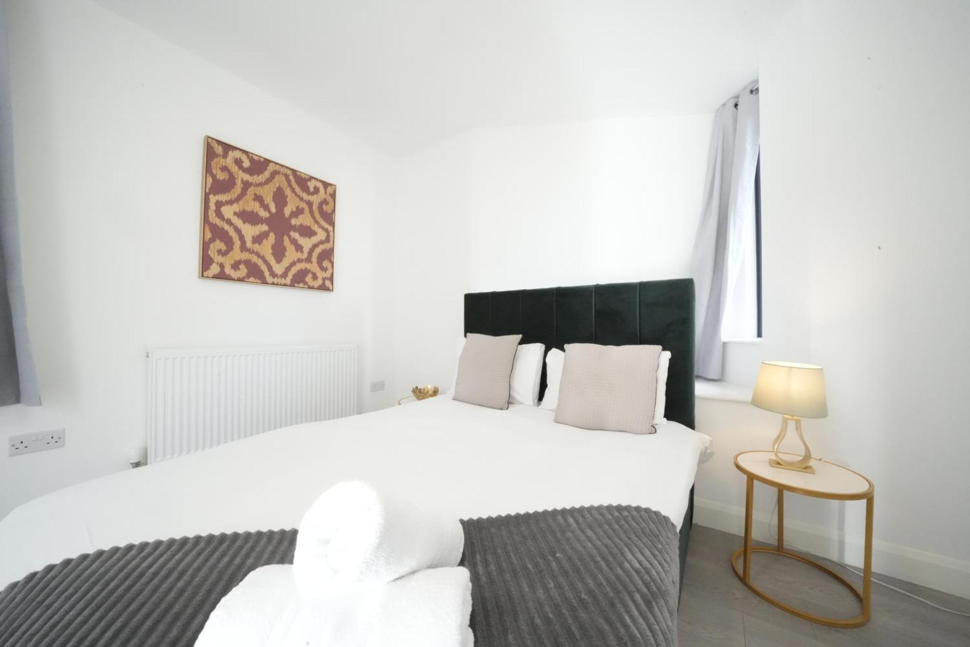 Ealing Broadway Great Stay 7-Minute Walk From The Underground Zewnętrze zdjęcie