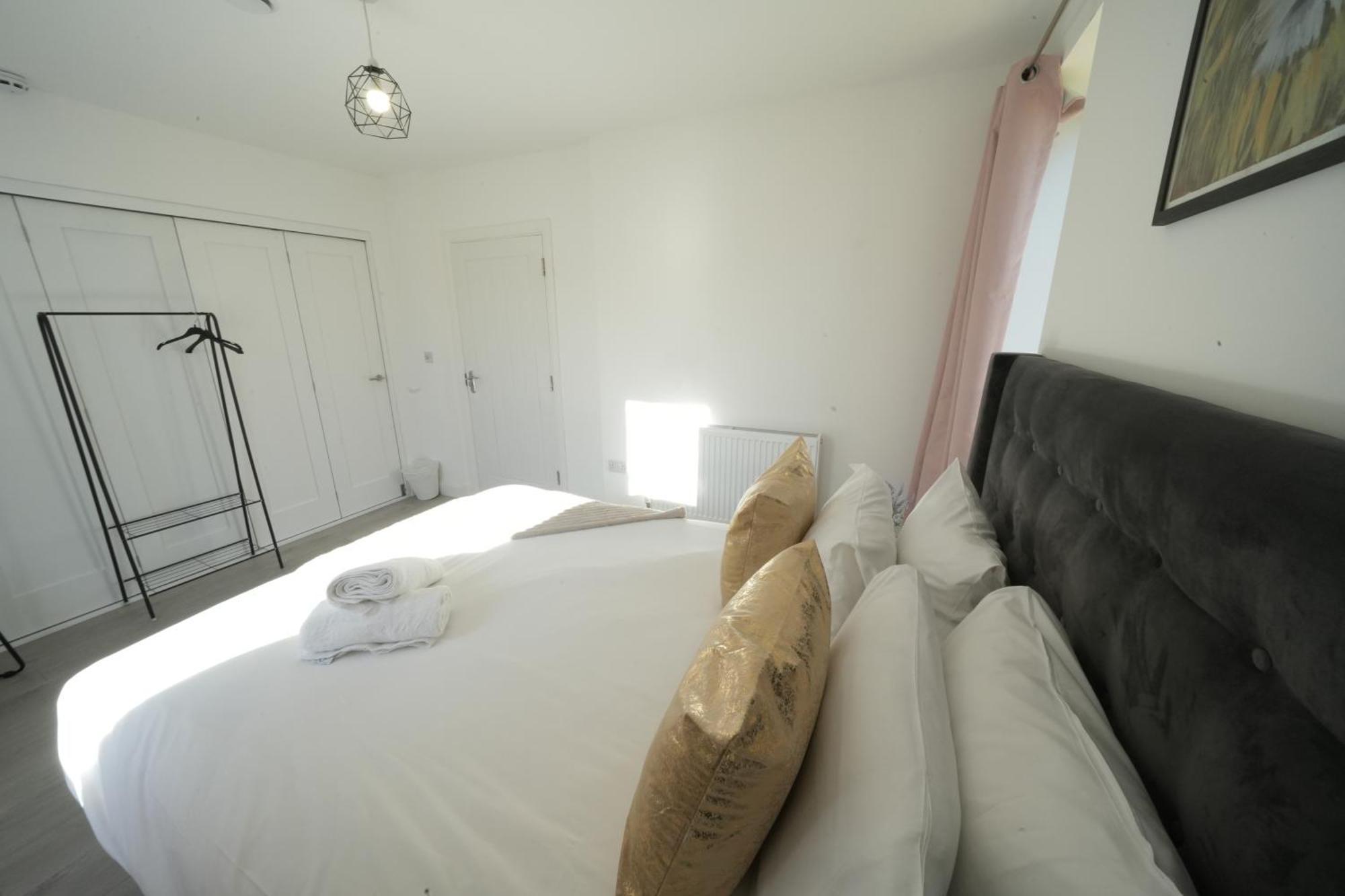 Ealing Broadway Great Stay 7-Minute Walk From The Underground Zewnętrze zdjęcie
