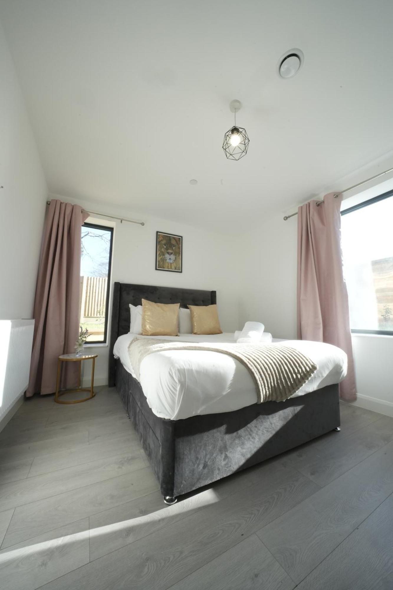 Ealing Broadway Great Stay 7-Minute Walk From The Underground Zewnętrze zdjęcie