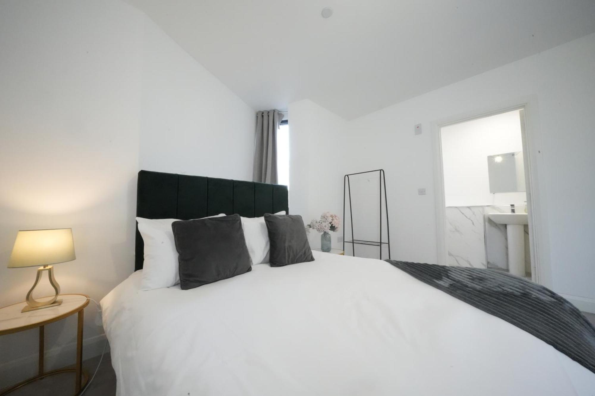 Ealing Broadway Great Stay 7-Minute Walk From The Underground Zewnętrze zdjęcie